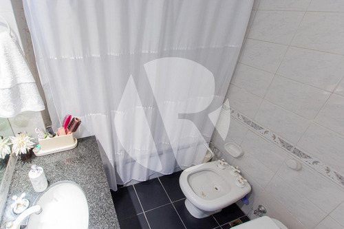 Alquiler Semipiso 4 Amb Con Dependencia, Cochera Y Baulera