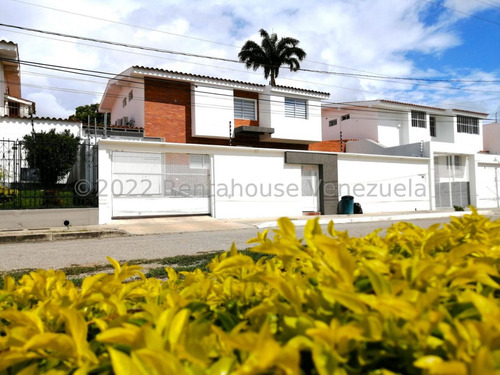 Imagen 27 de 30 de Casa En Venta En Santa Elena Barquisimeto Cocina Con Topes De Silestone Y Equipada Gabriela C. #22-26294