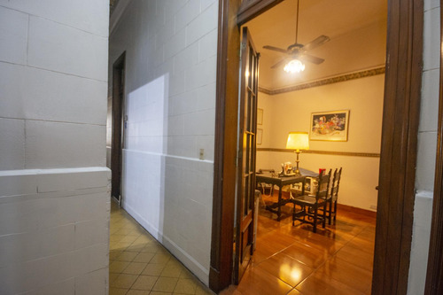 Excelente Casa /lote En Venta Sobre La Av. Juan Bautista Alberdi 1960 Flores