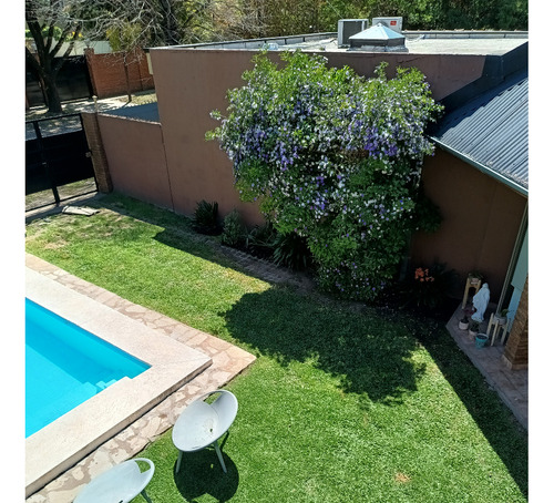 Casa Impecable, Con Piscina, Quincho Y Gimnasio, 278 M2 De Luz Y La Mejor Ubicacion Te Esperan !