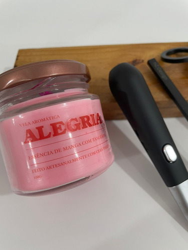 Imagem 3 de 3 de Kit Vela Aromática Mais Acessórios - Manga Com Tangerina