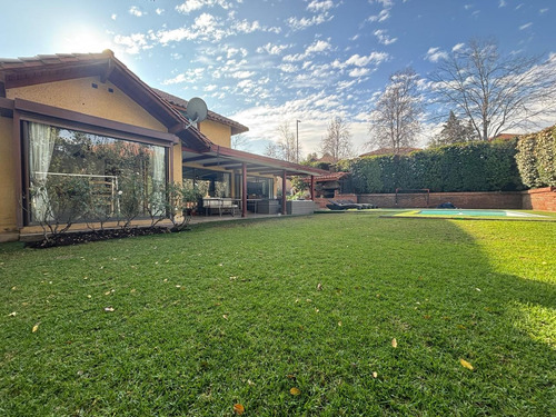 Casa Parque Norte / Lo Barnechea.