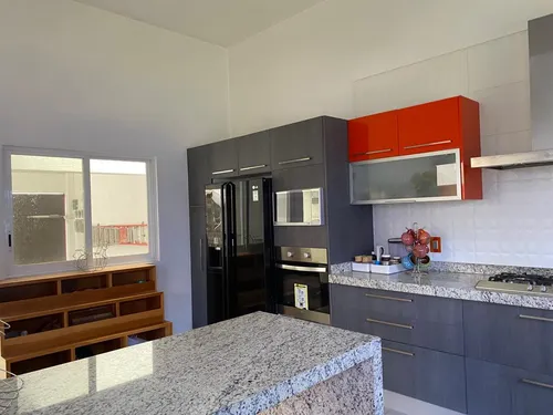 Casa En Venta En Fracc. Con Vigilancia. Lomas Tetela, Cuernavaca