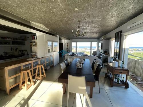 En Venta Comoda Casa En Montoya Frente Al Mar 5 Dormitorios
