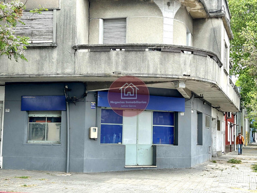 Local Comercial En Gran Esquina De 70 M2