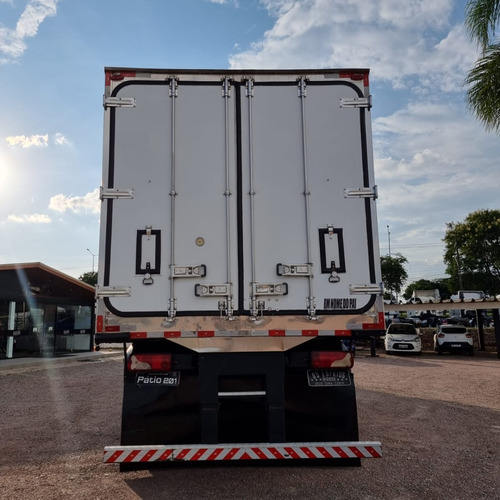 Imagem 6 de 15 de Caminhão P 310 Scania 8x2 Bitruck Baú Câmara Fria 2017 P310