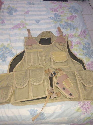 Colete Tático Tan Com Porta Camelback, Bolsos E Coldre. (Usado)