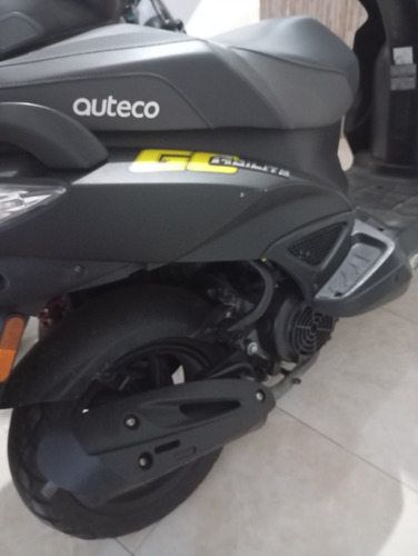 Moto Kymco Agilyti Go En Super Buen Estado Color Azul Oscuro