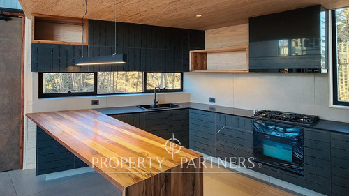 Pichilemu, Casa Nueva En Condominio Con Vista Al M...