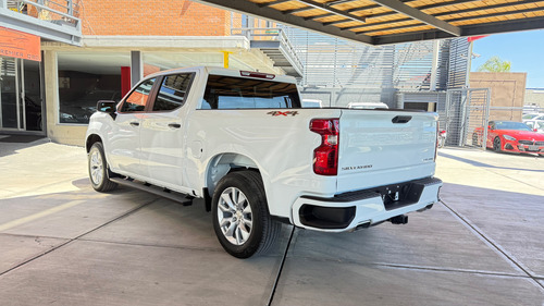 Chevrolet Silverado 5.3 V8 Custom Doble Cabina 4X4 At