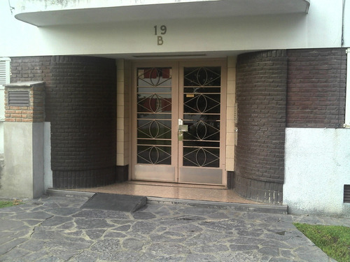 Imagen 2 de 20 de Alquilado. Con Renta. Venta Depto 3 Ambientes Parque Avellaneda Recién Refaccionado. Muy Buen Estado. Luminoso.