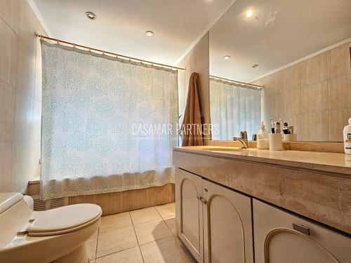 Casa En Venta De 6dor-3baño, + Svs, Lo Barnechea
