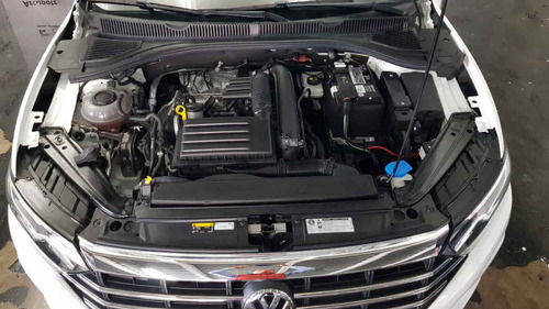 Imagen 8 de 15 de Volkswagen Jetta 2019 4p Comfortline L4/1.4/t Man