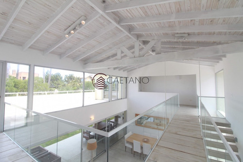 Alquiler Anual De Casa 4 Dormitorios + Servicio En Laguna Blanca, Montoya.-ref:1593
