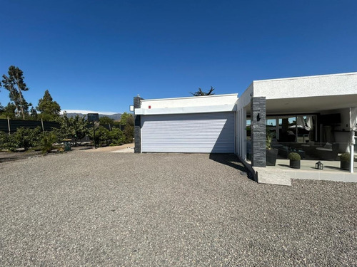 Hermosa Parcela Con 2 Casas En Venta De 5d 3b En Quillota