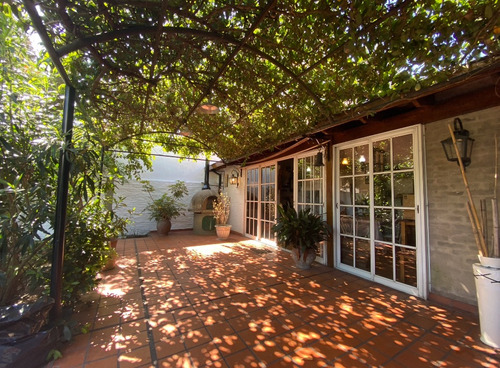 Venta Casa Hurlingham Iglesia 4 Dorm Jardín Quincho Pileta