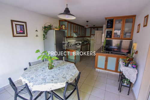 Hermosa Casa En Venta En Castelar Norte