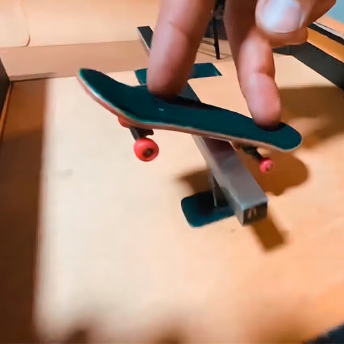 Fingerboard Profissional De Madeira Com Rolamento Skate Dedo