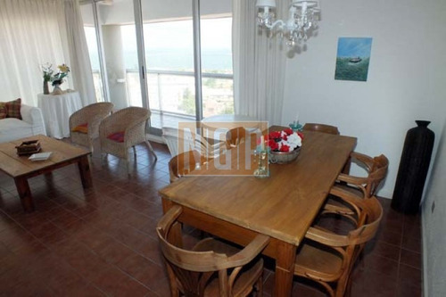 Hermoso Con Vista Total Al Puerto Divino-ref:12501