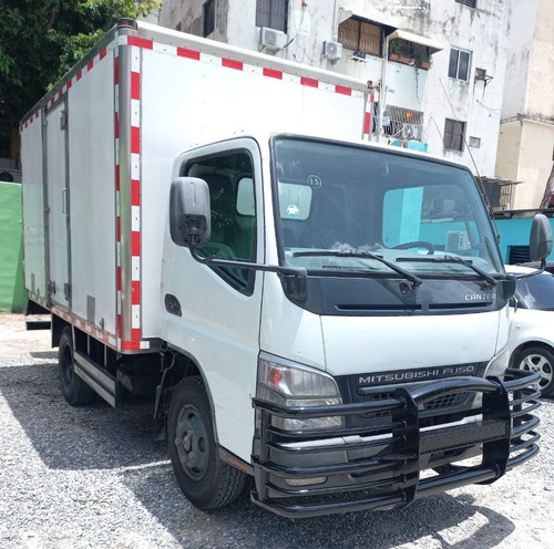 Imagen 3 de 11 de Camion Mitsubishi Fuso Con Furgon 2016 Como Nuevo