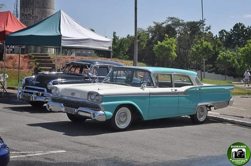 Ford Fairlane 500