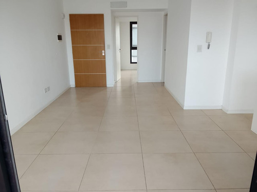 Departamento En Tres De Febrero