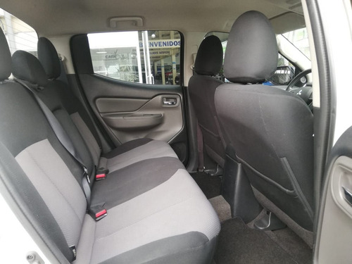 Imagen 9 de 12 de Mitsubishi L200 2018 2.4 Cabina Doble 4x2 Mt