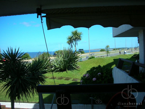 Imagen 2 de 15 de Punta Del Este, Frente Al Mar Con Amplia Terraza.