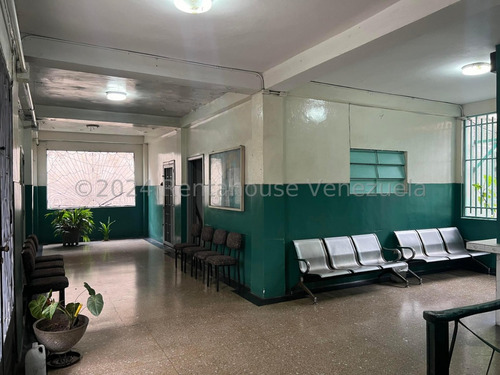 Edificio Medico Comercial En Venta En El Centro Este De Barquisimeto Lara Rc