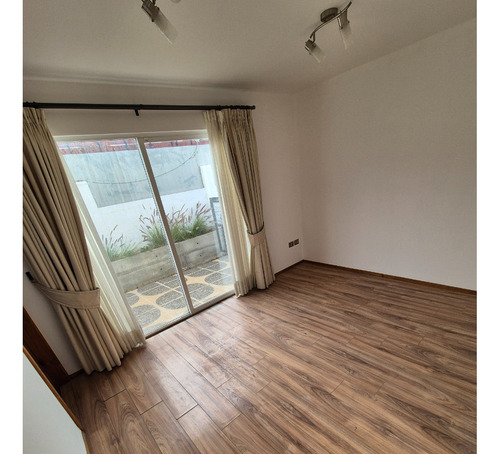 Atención! Casa De 3d+3b, Como Nueva. Oportunidad Compra.