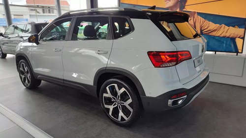 Volkswagen Taos Highline Bi Tono