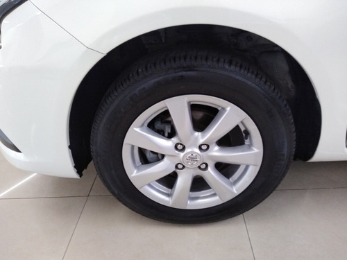 Imagen 11 de 12 de Nissan Versa 2019 1.6 Sense At Garantia