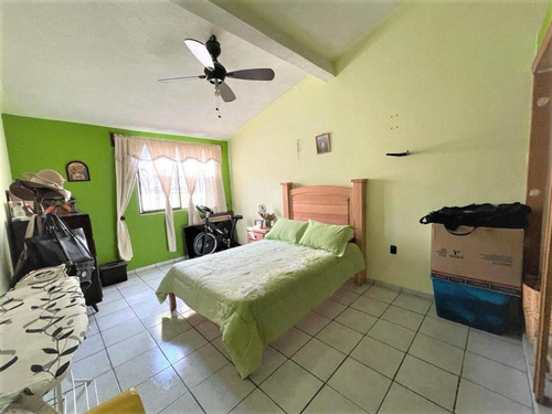 Casa Con Local En Venta En Lázaro Cárdenas, Querétaro