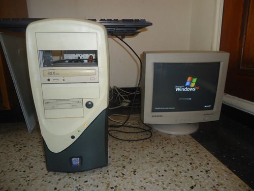 Imagen 1 de 5 de Computadora Pentium Iv Operativa Con Monitor