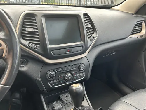 Jeep Cherokee 3.2 Longitude Plus