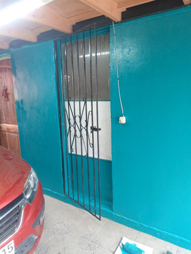 Vendo Casa 4 Dormitorios, 3 Estacionamientos En Quilicura.