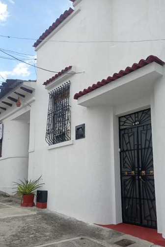 Alquiler Casa Barrio San Antonio Para Hostal, Restaurante U Oficinas