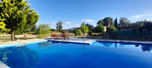 Cabañas Pawelko - Piscina - Paisaje De Montaña - San Rafael, Mendoza