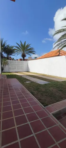 Quinta Moderna En Margarita