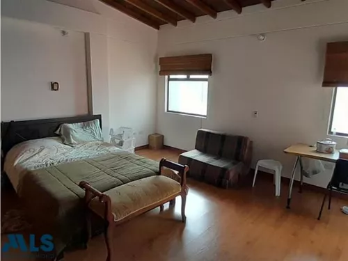 Casa Amplia En Sector Tranquilo(mls#242432)