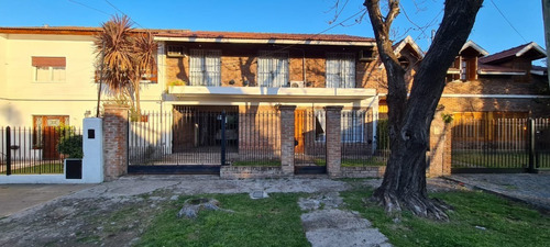 Imagen 1 de 14 de Hermosa Casa 5 Ambientes En Zona Residencial