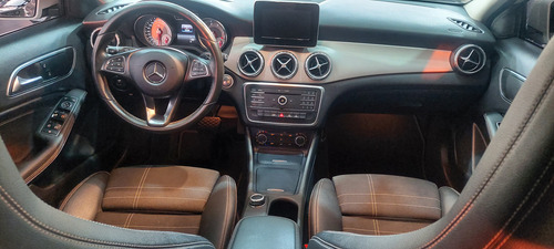 Mercedes-Benz Classe GLA 1.6 Advance Turbo Flex 5p