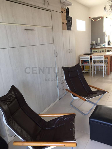 Imagen 4 de 17 de Monoambiente Al Frente Con Balcon