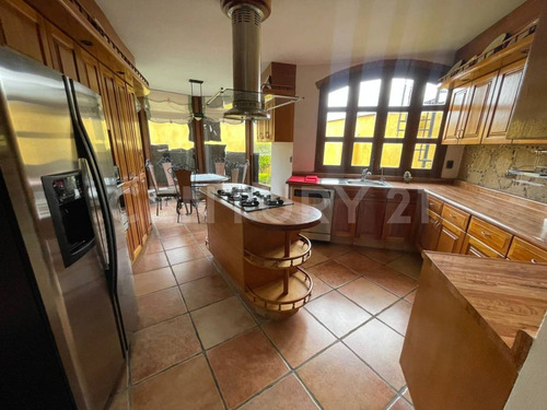Casa En Renta, Estilo Colonial, 4 Recámaras, Jardín, San Pedro Cholula, Puebla