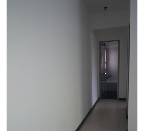 Excelente Semipiso De 2 Ambientes Al Frente C/balcón + Cochera.