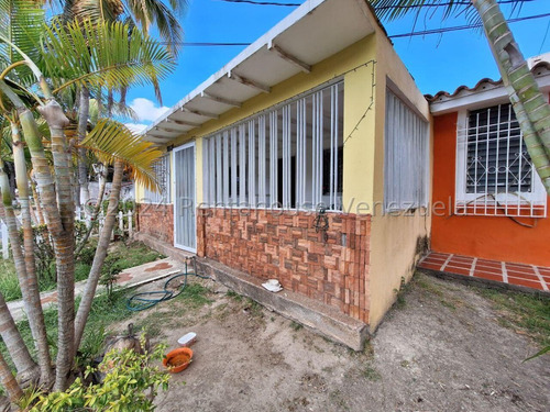 Casa Remodelada Y Ampliada Ubicada En El Trigal De Cabudare,gabriela C