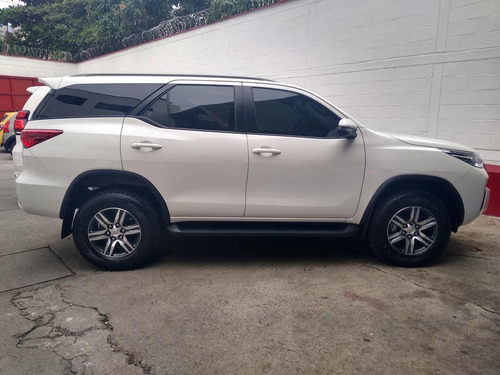 Toyota Fortuner 2020,motor 2.4 Diesel,autom,original