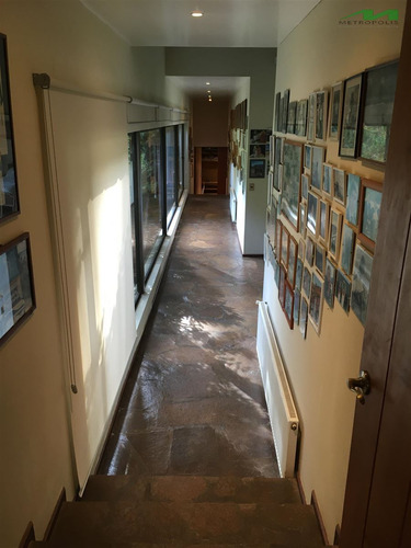 Casa En Venta De 5 Dorm. En Vichuquén