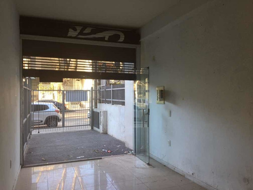 Gabriel Pereira 25 M2 C/ Blindex + 15 M2 Retiro Con Rejas