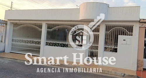 Smart House Vende Hermosa Casa En Urbanizacion Privada, Turmero. 777_lk